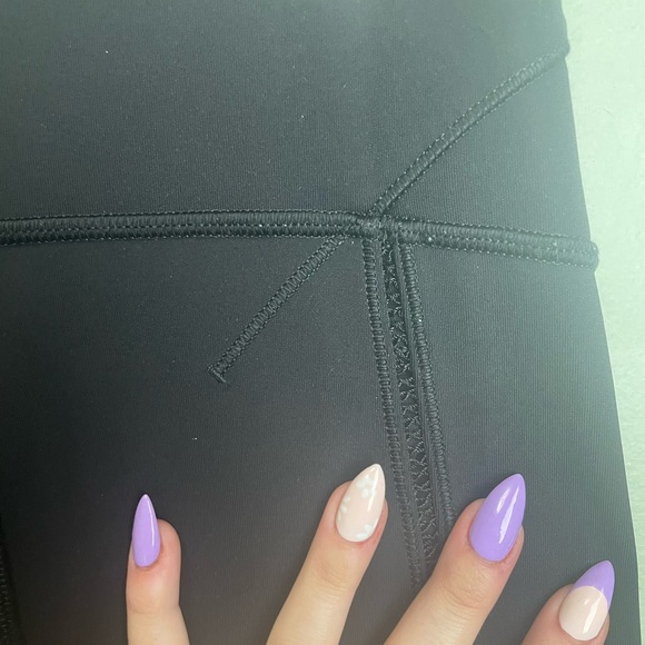 Lulu lemon, half mesh flattering design legging - Picture 5 of 5